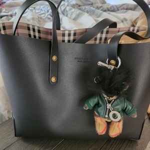 Reversible Leather Burberry Tote with Burberry rocker a Thomas charm